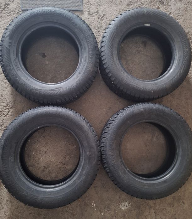 Зимние шины 215/70/16