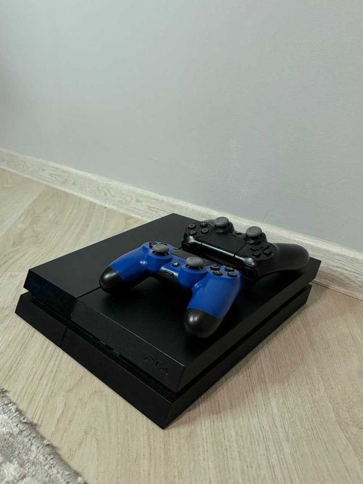 PS4 2 джойстика + 9 игр