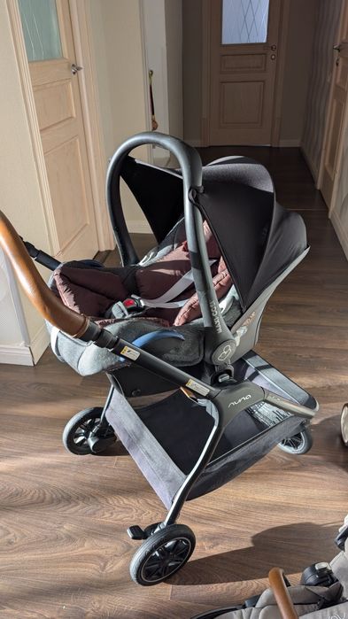 Nuna triv коляска