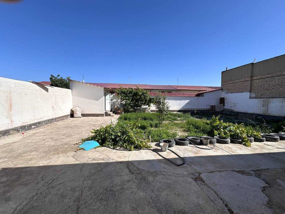 Коттедж 6 соток Гулистон куча Гиждуван.            бартер бор мошинага