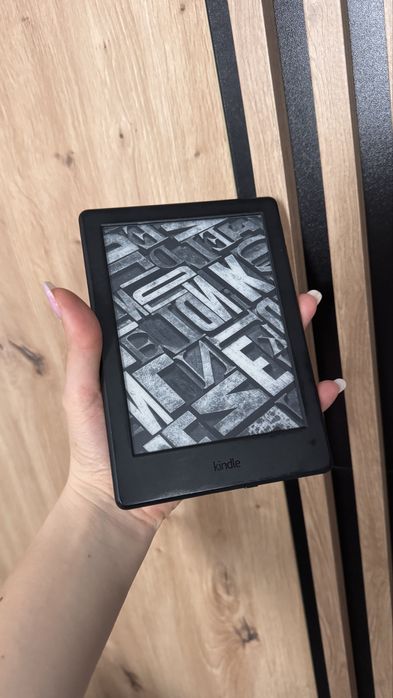Amazon kindle 8th gen black