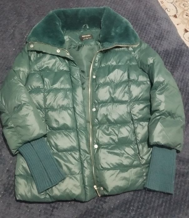 Продам женскую осеннию куртку