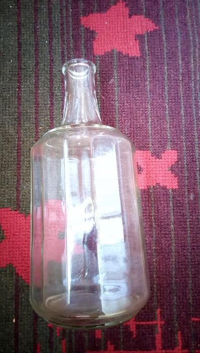 Графин. Стекло из СССР! Приемлемая цена!