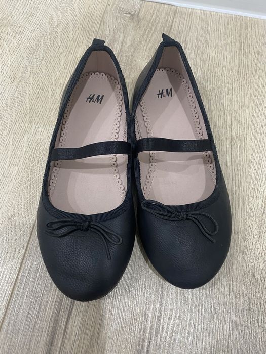 Продам туфли балетки для девочки h&m