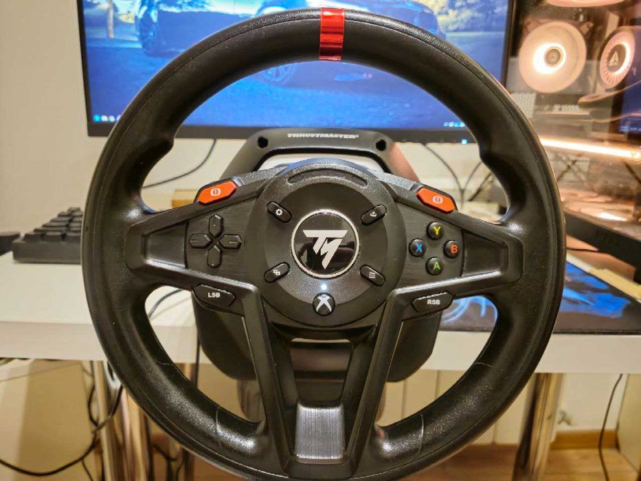 Волан Thrustmaster T128 с педали в перфектно състоятние (PC и XBOX)