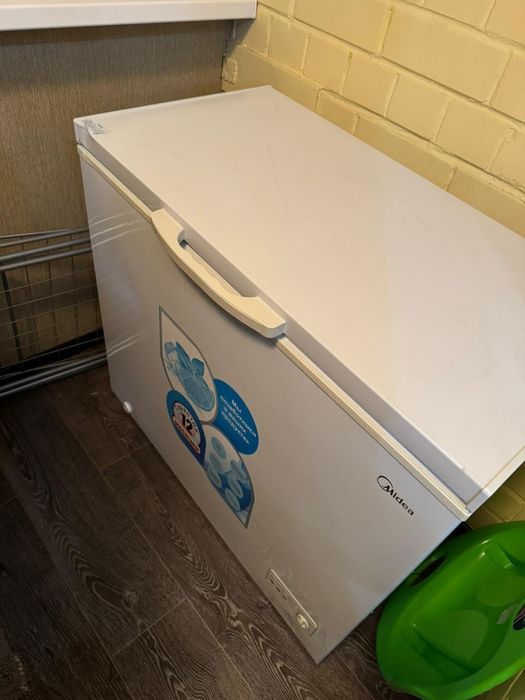 Продам морозильник