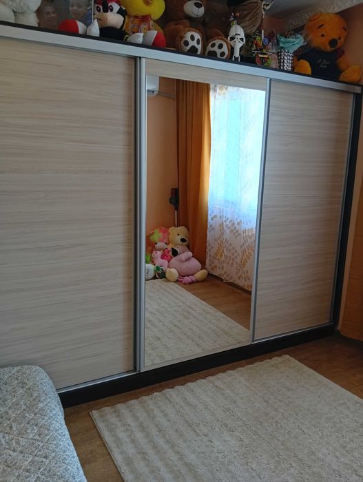 Голям гардероб размери 2,70/2 метра