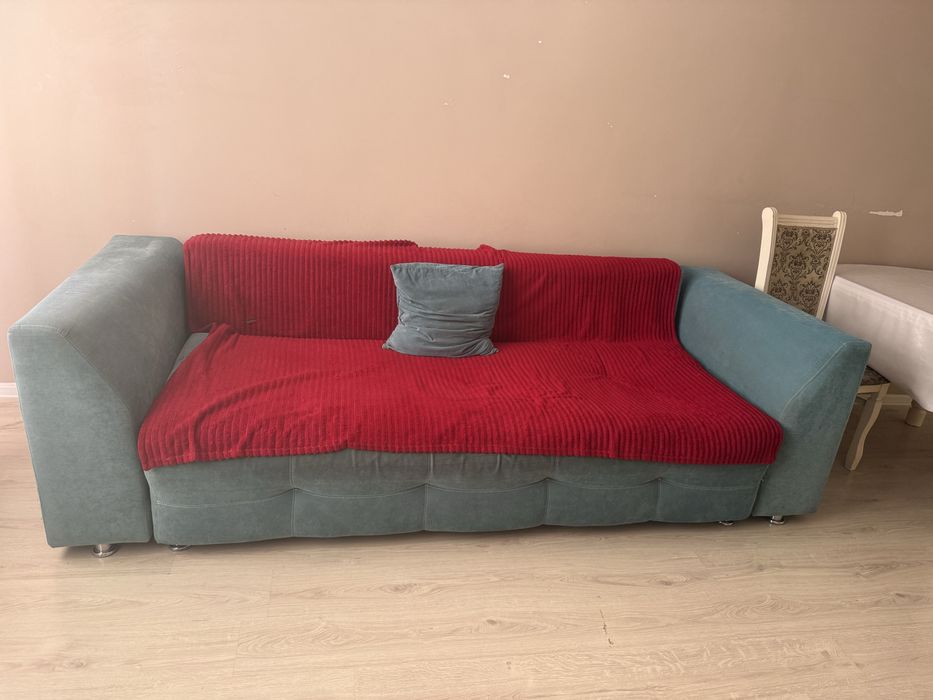 Отдам даром диван