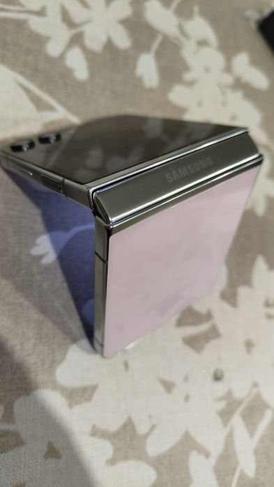 Samsung galaxy z flip 5