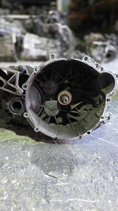 Скоростна кутия за Volvo V70 2.4 D5 / Волво В70 2005г.