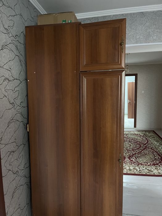 Шкаф двухдверный