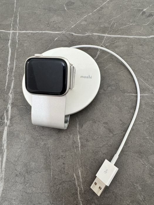 Stand de incarcare Apple Watch