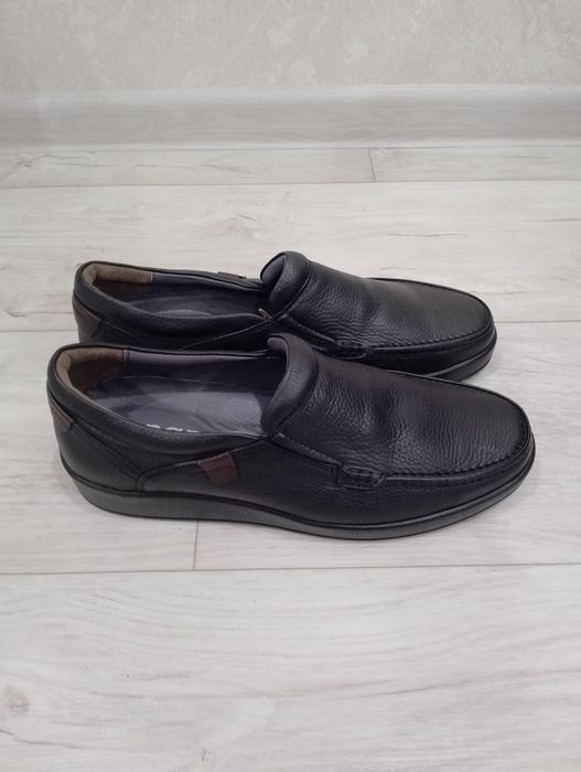 Мужские кожаные лоферы