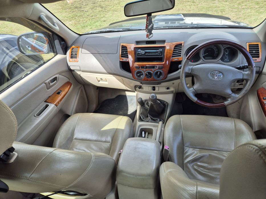 Dezmembrez Toyota Hilux 3.0 Invincible 2006-2016