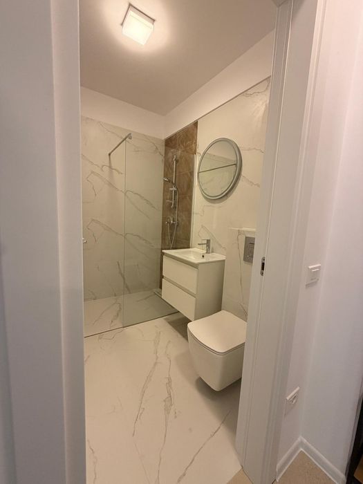 Direct proprietar inchiriez apartament, prima inchiriere