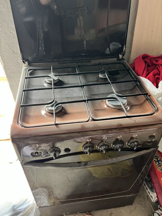 Продам газ плиту