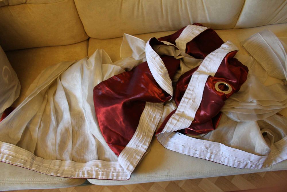 Тюль с ламбрекеном. Красная тюль.