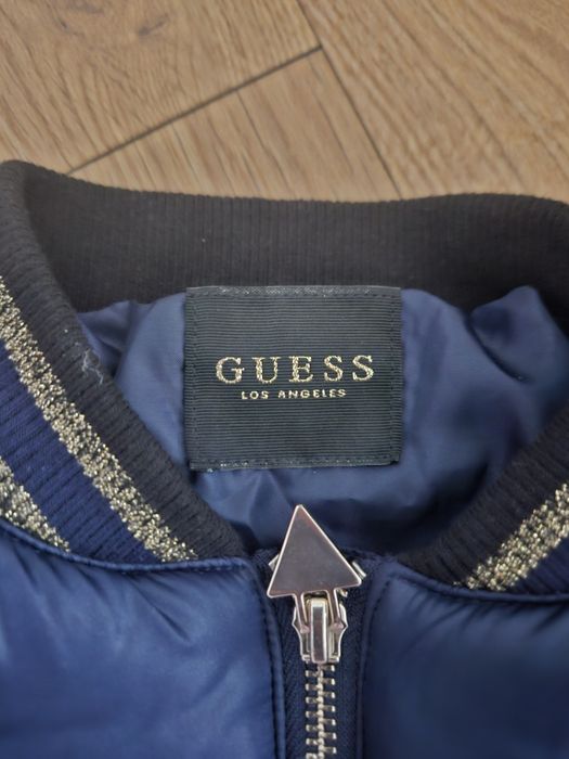 Синьо  яке на guess