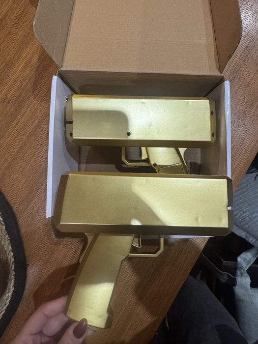 Пистолет за банкноти