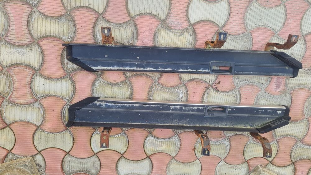 Vând Praguri ornamentale Pajero