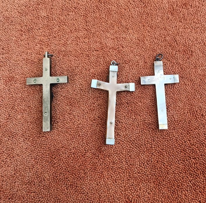 Lot 3 Cruciulițe vechi 3 Cruciulițe vechi,