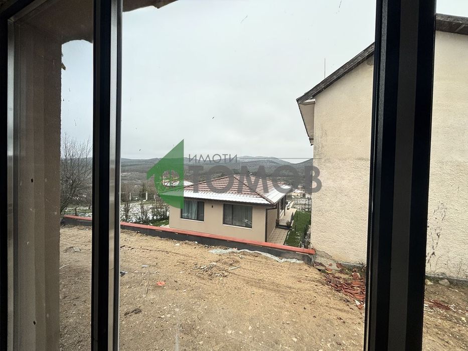 Прекрасна едноетажна къща в село Остра могила