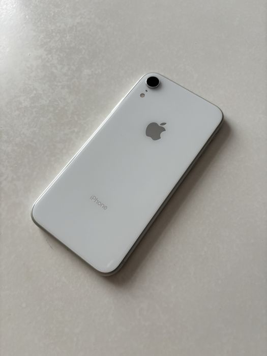 Продам iPhone XR