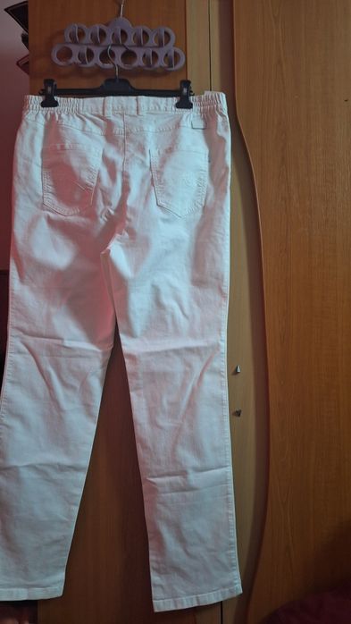Blugi albi masura 46