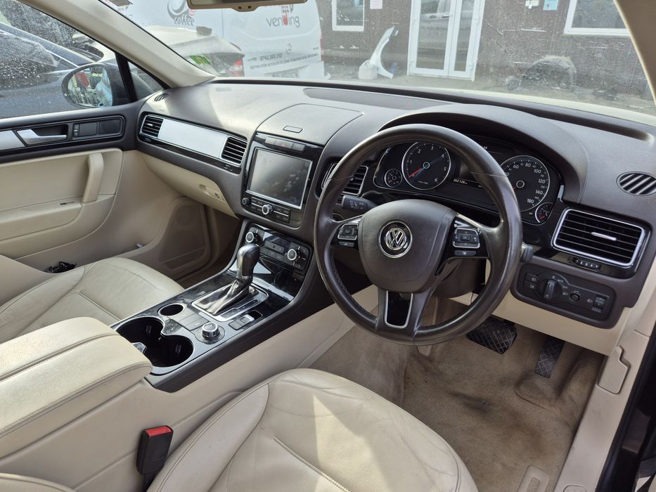Dezmembram Volkswagen Touareg 7P 2012 3.0tdi CRC Automat