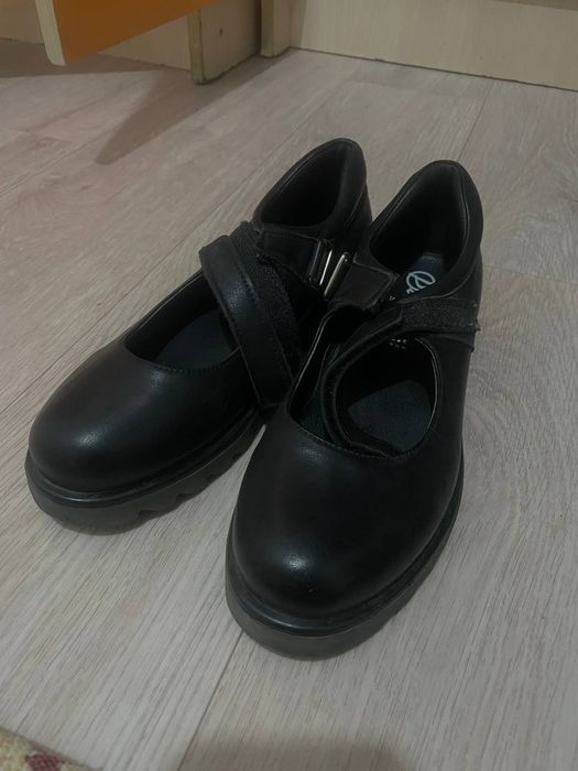 Качественные туфли и кроссовки