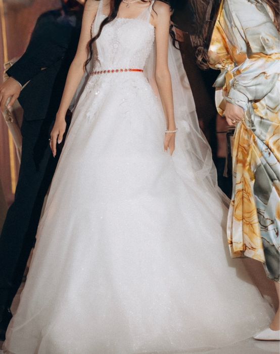 Продается Свадебное платье. Надето один раз!