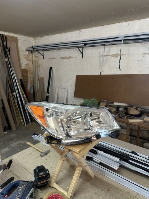 Правый фар субару форестер америка