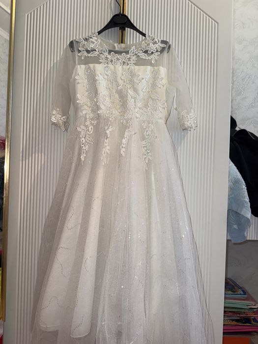 Қызыл ұзын көйлектер,размер 46-48