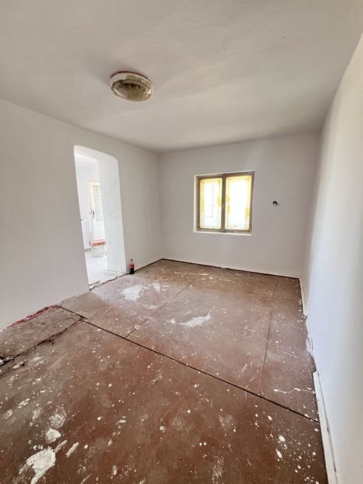Cuvin, Arad casa de vanzare