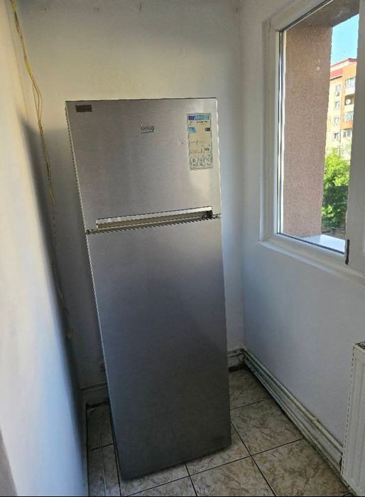 Proprietar inchiriez apartament cu 2 camere decomandat