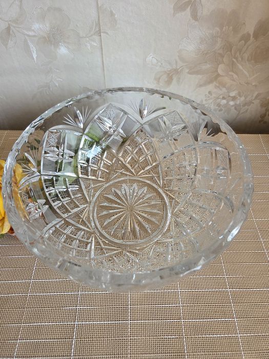 Красива кристална купа