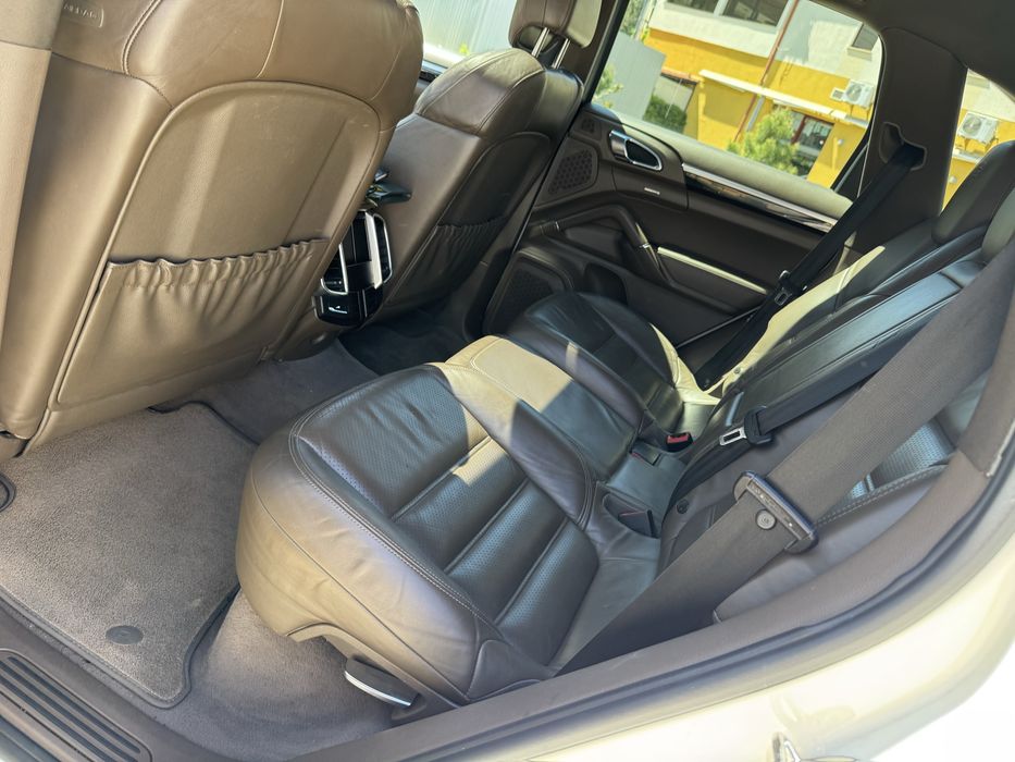 Porsche Cayenne 3.0d - Interior Turbo - Jante 21 - Garantie 12 LUNI ! RAR Efectuat