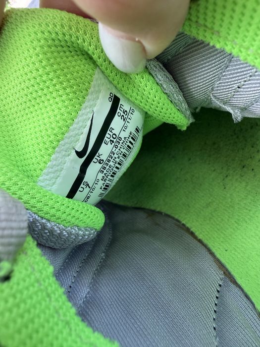 Оригинални Nike шпайкове №40 унисекс, подходящи за лека атлетика