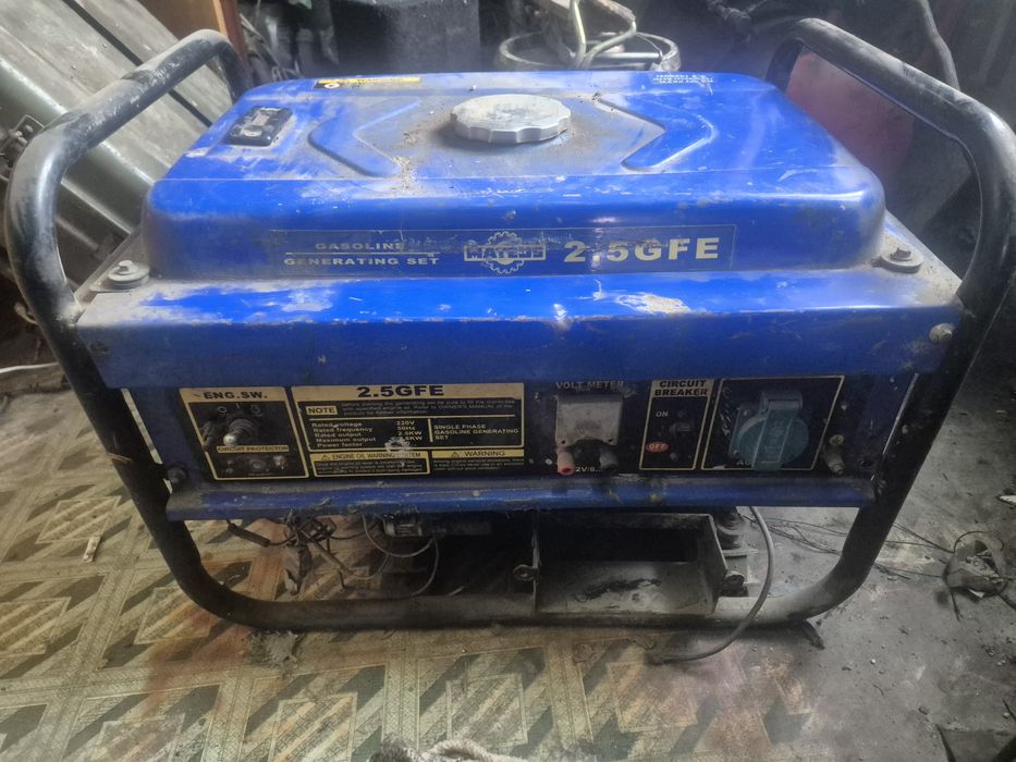Продам бензиновый генератор