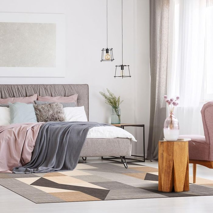 200х300 килим с къс косъм и неплъзгаща подложка. Перящ се в пералня