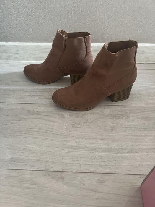 Продам обувь: ботильоны и босоножки