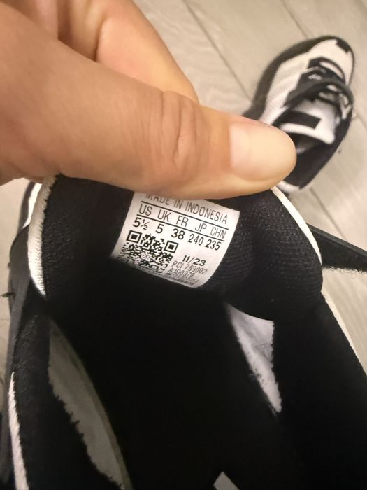 Кроссовки adidas