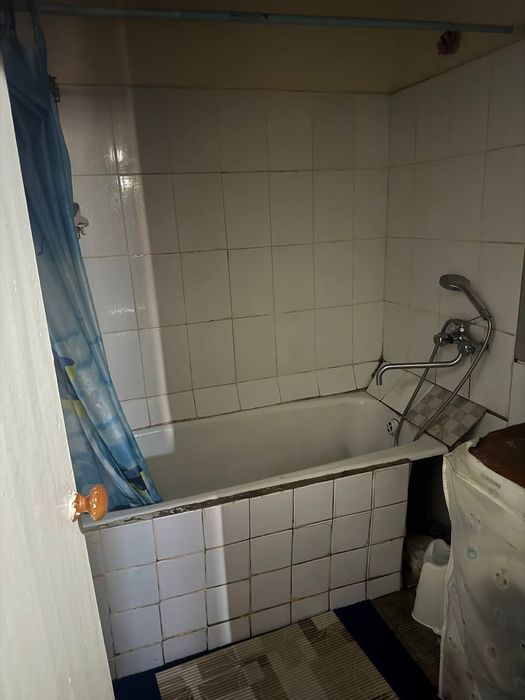 Яшнобо 4/4/4  75 КВ м ориентир кадышева бозори 66.000 срочно сотилади