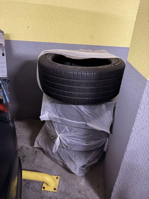 Продам всесезонные шины Pirelli Scorpion Zero All Season