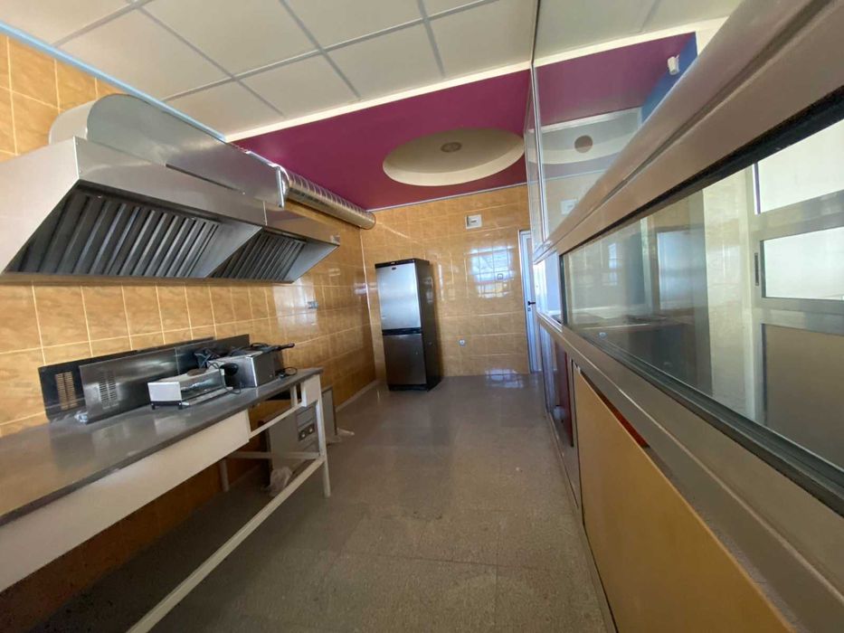 Продава се Заведение в Сандански - 706 кв.м за 425 €/кв.м - Снимка #8