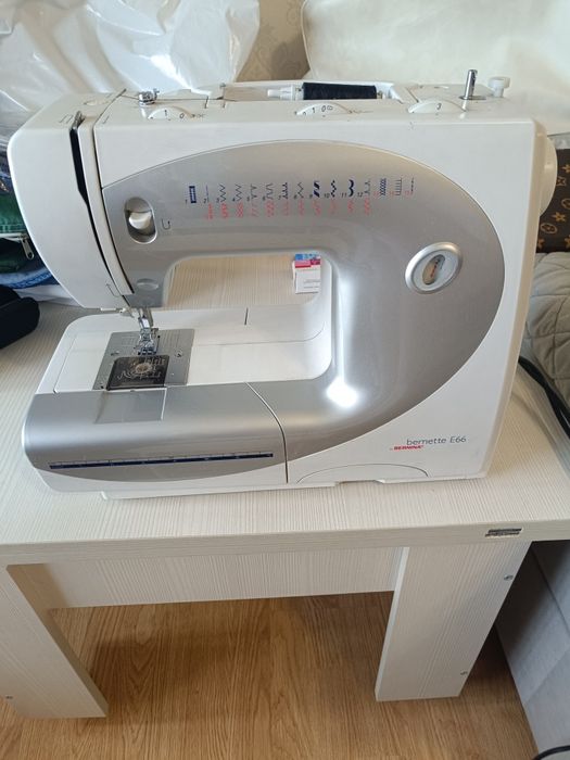Продам швейную машину Bernette E66