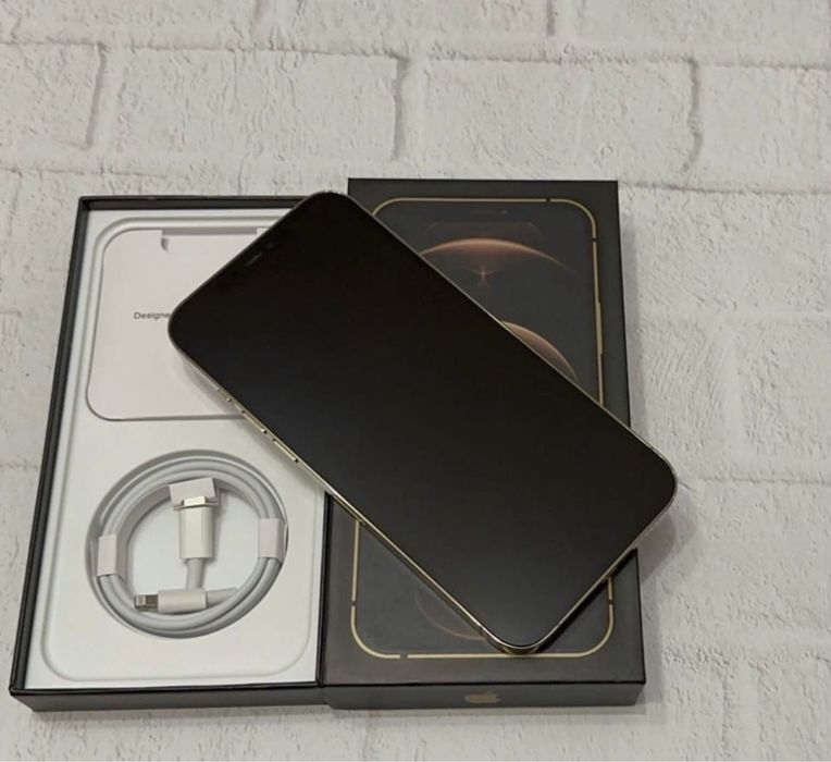 iPhone 12 pro отличном состояний