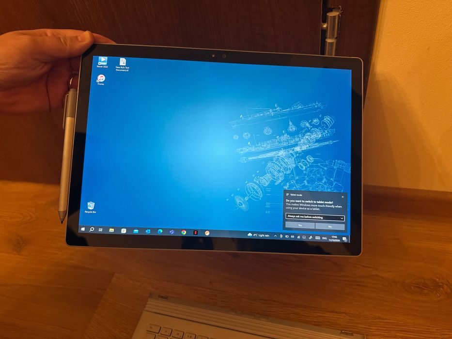 Microsoft Surface Book i7