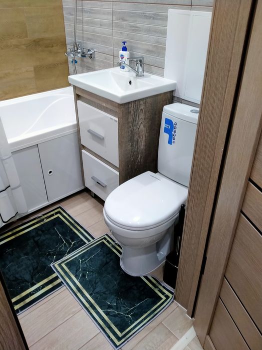 Сдается 1 комнатная . Район ДК