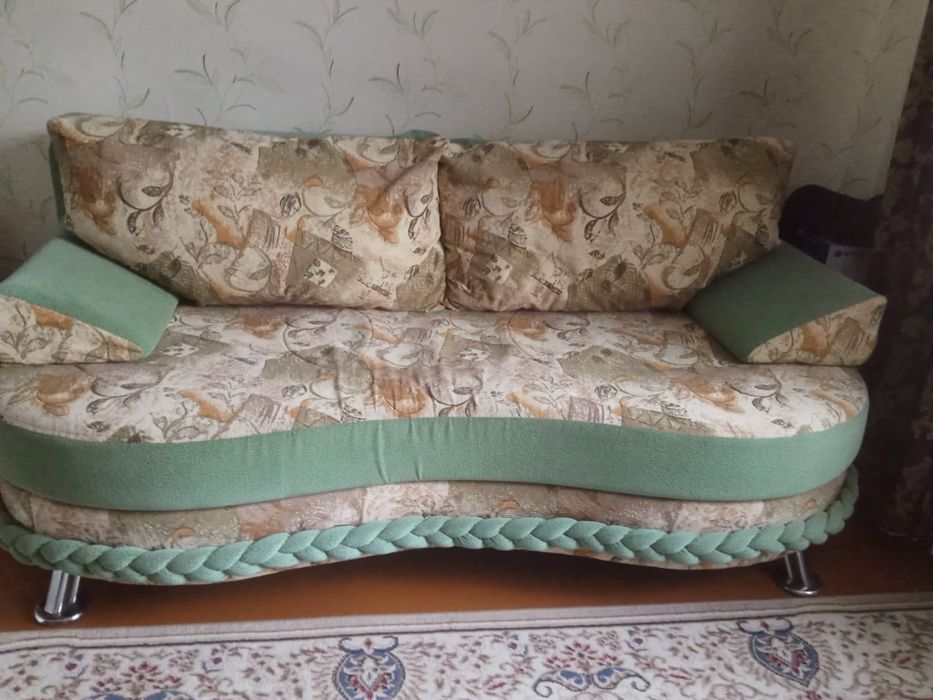 Продам диван в хорошем состоянии